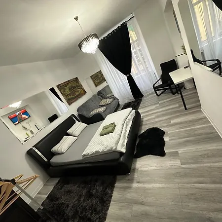 Ultra Piata Libertatii Apartment